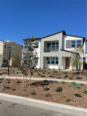 Exterior, Facade, Modern
