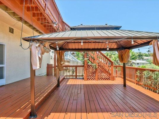 Exterior, Wood Texture Flooring