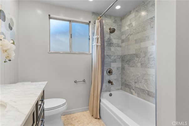 Bathroom, Interior, Marble Walls, Recessed Lighting
