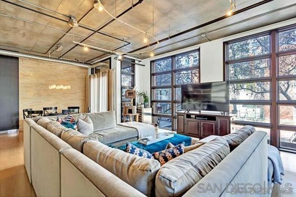 Dining room, Interior, Living room, Pendant Lights