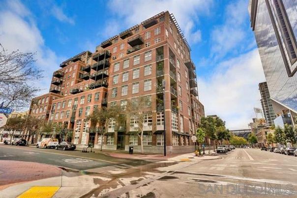 Exterior, Facade, Condo Building