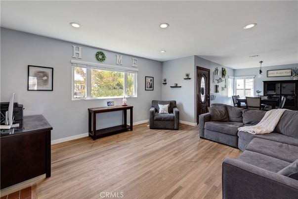 Dining room, Interior, Living room, Pendant Lights, Recessed Lighting, Wood Texture Flooring