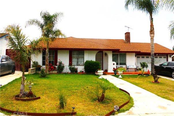 Attached, Backyard, Exterior, Facade, Ranch