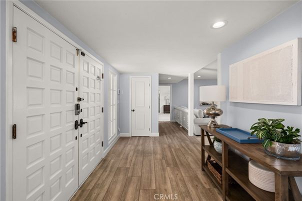 Interior, Recessed Lighting, Wood Texture Flooring