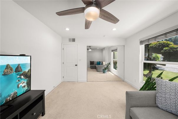 Empty room, Interior, Recessed Lighting, Water
