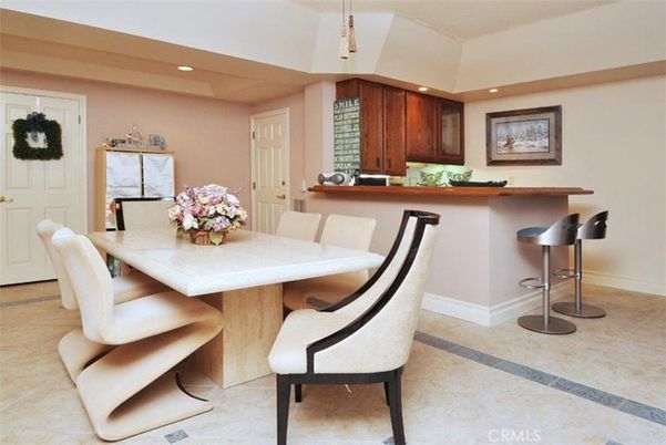 Dining room, Interior, Recessed Lighting