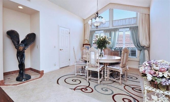 Chandelier, Dining room, Interior, Recessed Lighting