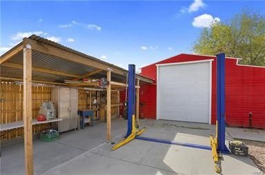 Detached Garage, Exterior