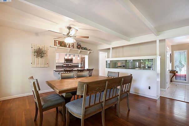 Dining room, Interior, Kitchen, Stainless Steel Appliances, Wood Texture Flooring