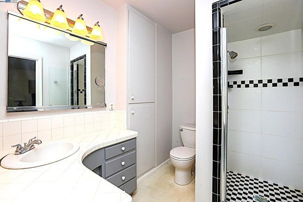 Bathroom, Interior, Tile Countertops