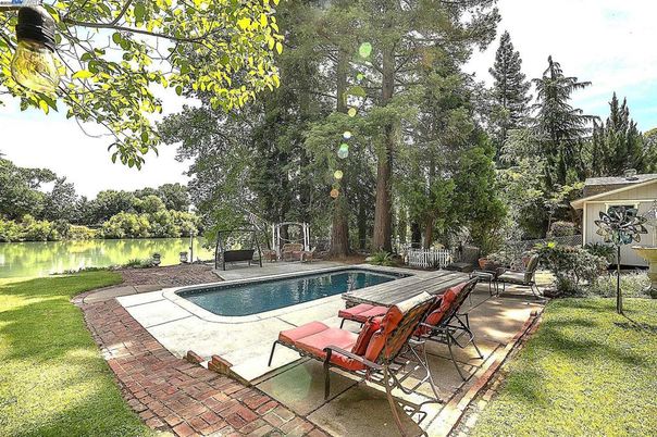 Exterior, Pool, Water
