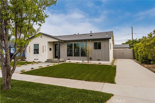 Backyard, Exterior, Facade, Ranch