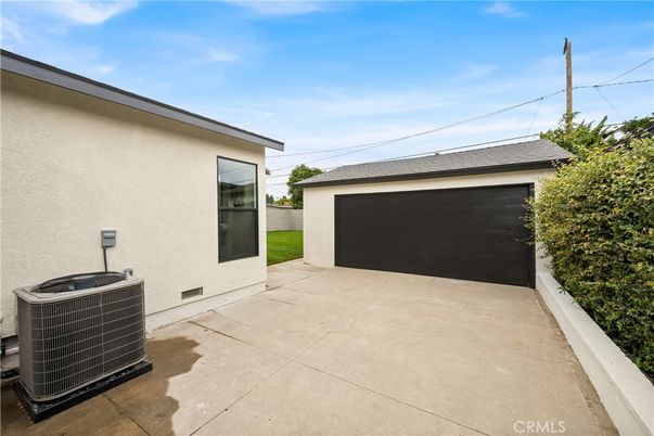 Detached Garage, Exterior