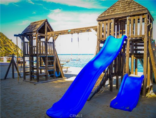Exterior, Playground, Pool