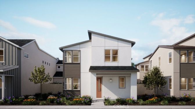 Exterior, Facade, Modern