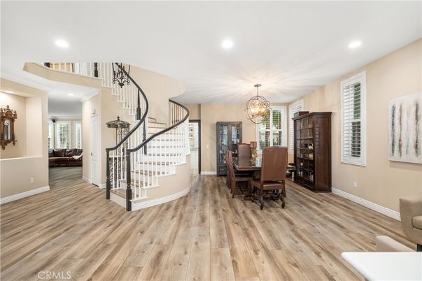 Chandelier, Dining room, Interior, Recessed Lighting, Wood Texture Flooring