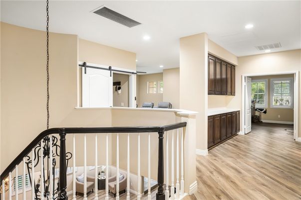 Interior, Recessed Lighting, Wood Texture Flooring