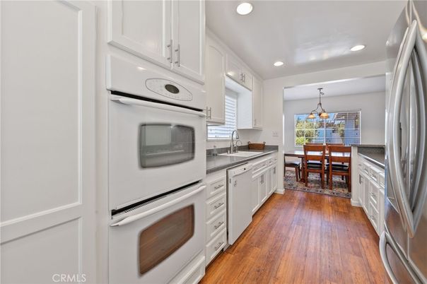 Dining room, Interior, Kitchen, Pendant Lights, Recessed Lighting, Wood Texture Flooring