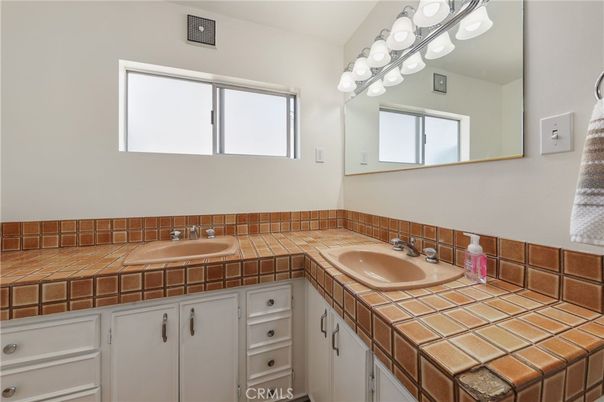 Bathroom, Interior, Tile Countertops