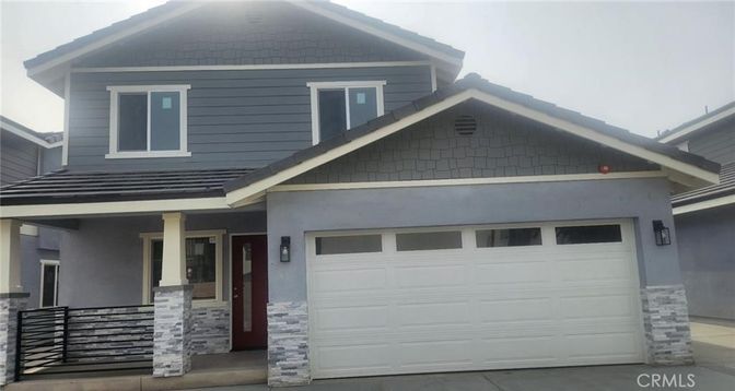Attached, Exterior, Facade, American Craftsman
