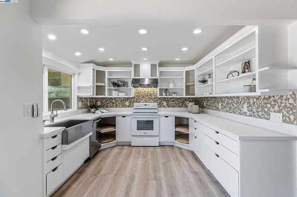 Interior, Kitchen, Recessed Lighting, Wood Texture Flooring