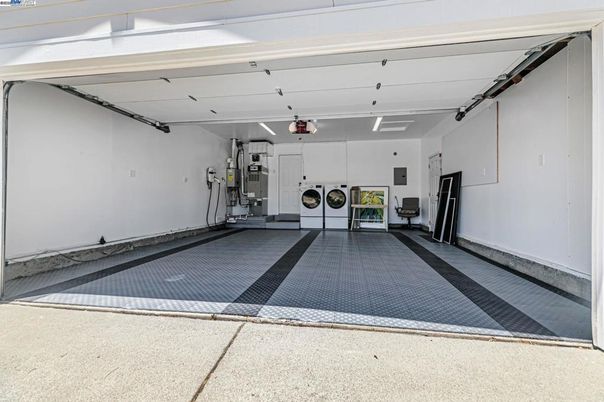 Garage, Interior
