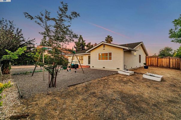 Backyard, Exterior, Playground