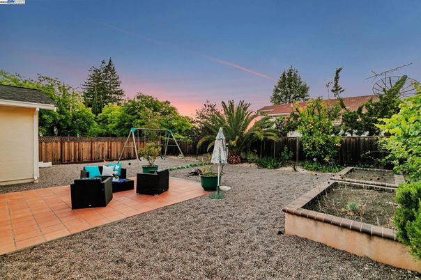 Backyard, Exterior, Playground
