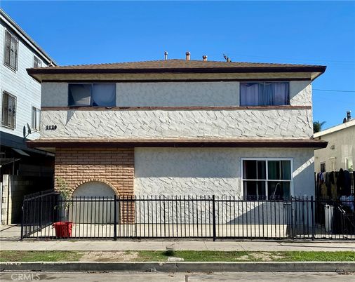 Exterior, Facade, Brick Facade, American Foursquare