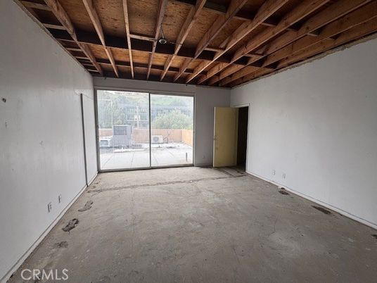 Empty room, Interior, Wooden Beams, Wooden Ceilings
