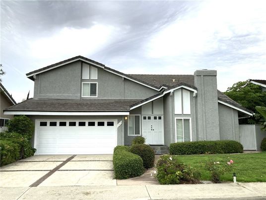 Attached, Exterior, Facade, American Craftsman
