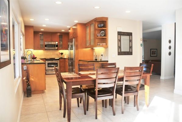 Dining room, Interior, Kitchen, Recessed Lighting, Stainless Steel Appliances