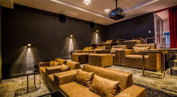 Interior, Projection Screen, Recessed Lighting, Theatre Room