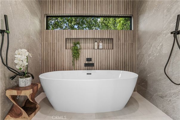 Bathroom, Free Standing Baths, Interior