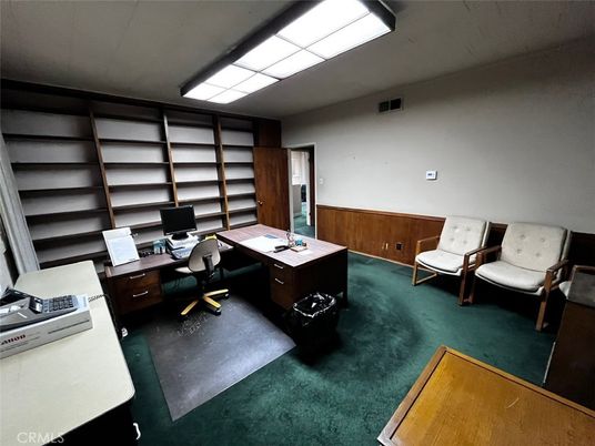 Home Office, Interior