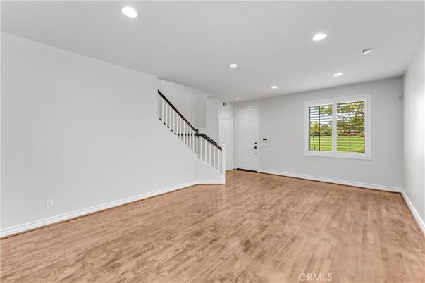 Empty room, Interior, Recessed Lighting, Wood Texture Flooring