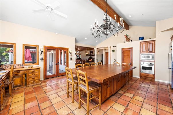 Chandelier, Dining room, Interior, Kitchen, Recessed Lighting, Stainless Steel Appliances