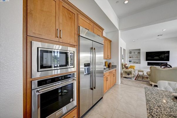 Interior, Kitchen, Living room, Recessed Lighting, Stainless Steel Appliances