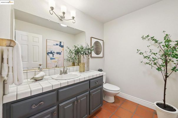 Bathroom, Interior, Tile Countertops