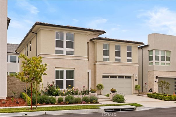 Attached, Exterior, Facade, Mediterranean