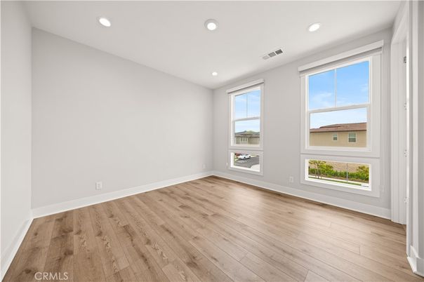 Empty room, Interior, Recessed Lighting, Wood Texture Flooring