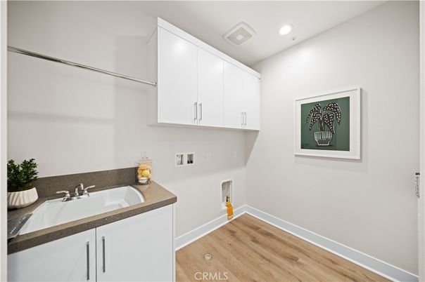 Bathroom, Interior, Recessed Lighting, Wood Texture Flooring