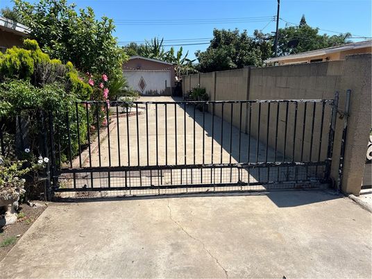 Detached Garage, Exterior