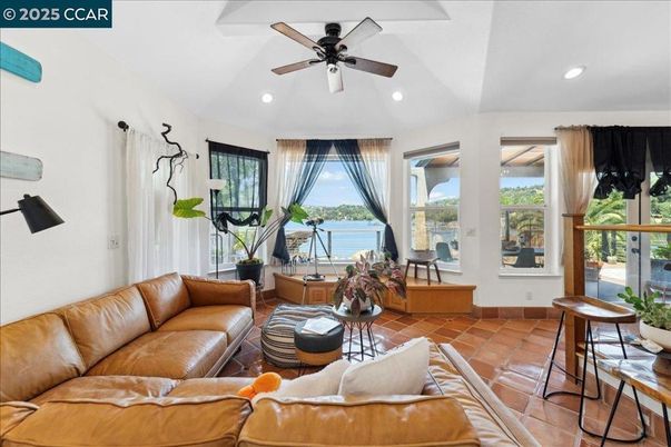 Interior, Living room, Recessed Lighting, Water