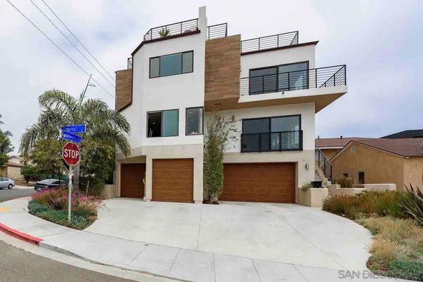 Attached, Exterior, Facade, Modern