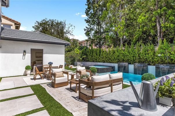 Exterior, Hot Tub, Pool