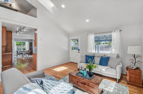 Dining room, Interior, Living room, Recessed Lighting, Wood Texture Flooring