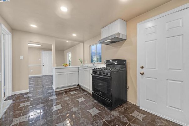 Interior, Kitchen, Recessed Lighting