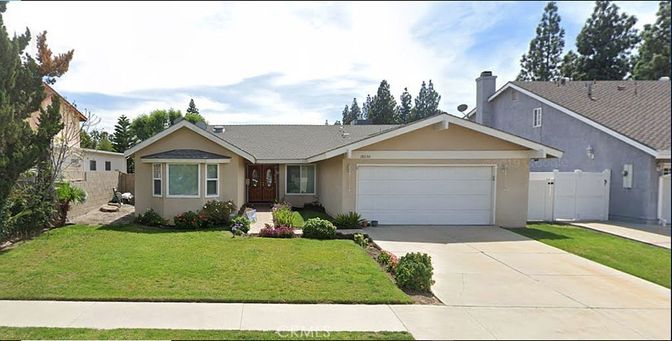 Attached, Exterior, Facade, Ranch