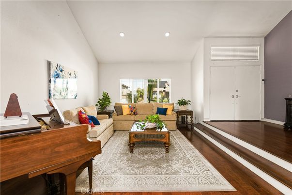 Interior, Living room, Piano, Recessed Lighting, Wood Texture Flooring